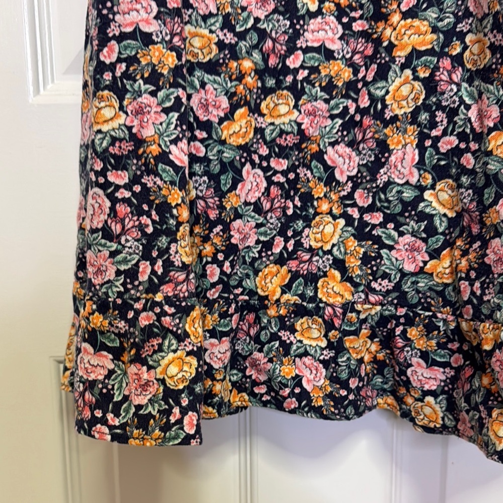 Floral Sleeveless Dress - Picture 3 of 8